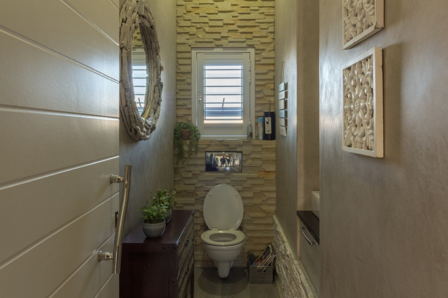 5 Bedroom Property for Sale in Num Num Cape Estate Western Cape